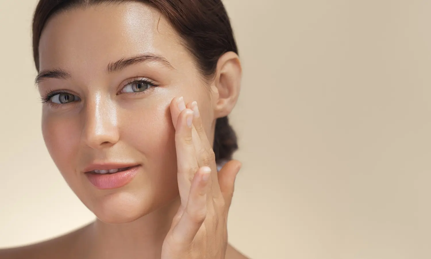 visage de femme avec une peau éclatante - dr julien vivier Paris